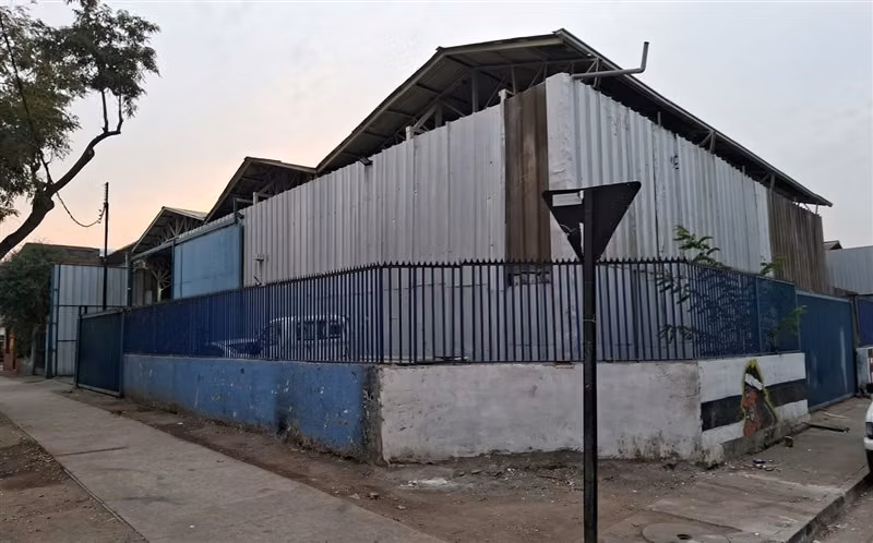 ARRIENDO GALPÓN PARA TALLERES 600M2 DORSAL-RECOLETA
