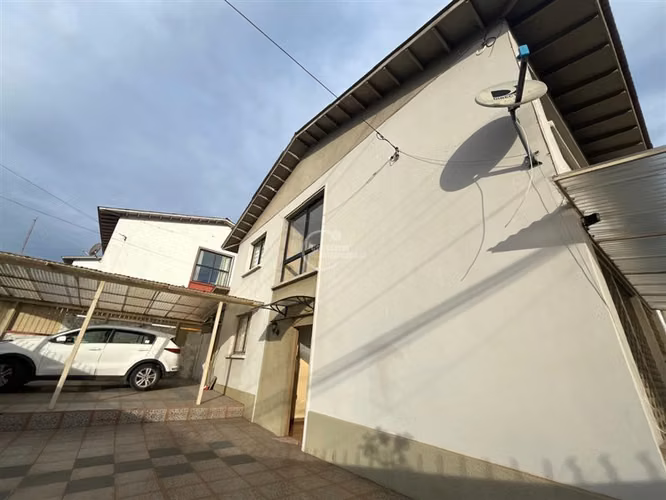 Casa en arriendo de 4 dorm. en San Antonio