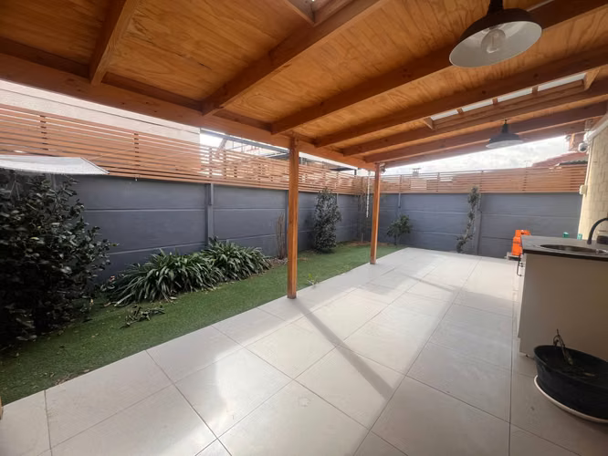 ARRIENDO CASA DE 4D-3B EN VALLE GRANDE LAMPA - Imagen 5
