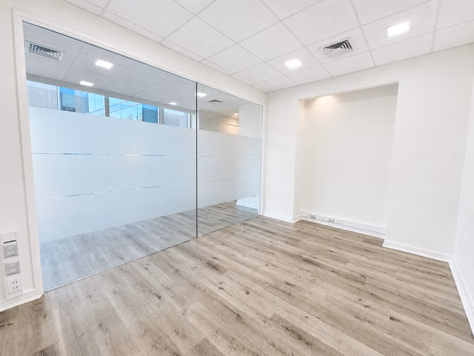 OFICINA 117 M² LISTA · 3 ESTACIONAMIENTOS · EL SALTO - EDIFICIO CLASE A