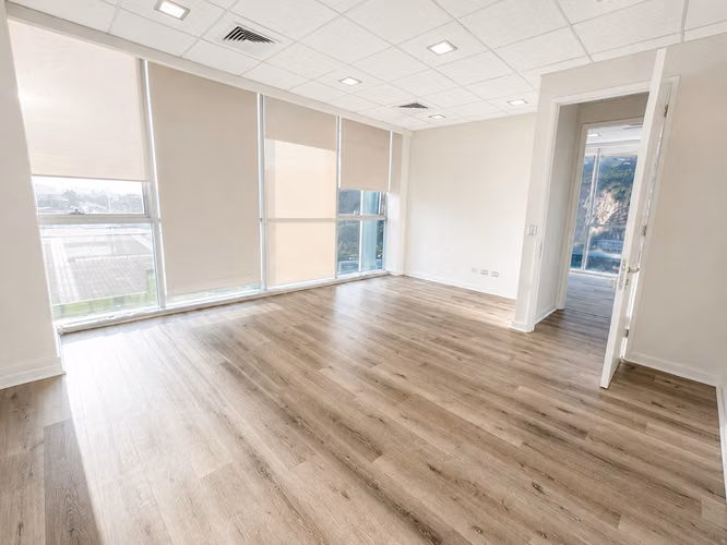 OFICINA 117 M² LISTA · 3 ESTACIONAMIENTOS · EL SALTO - EDIFICIO CLASE A