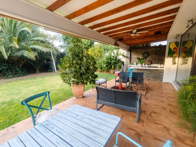 Casa 5D/4B en condominio con piscina y quincho - Chicureo