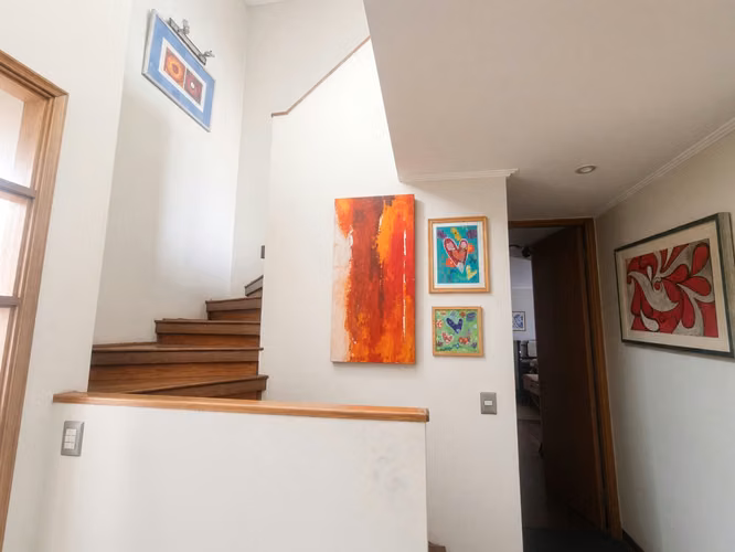 Casa 5D/4B en condominio con piscina y quincho - Chicureo
