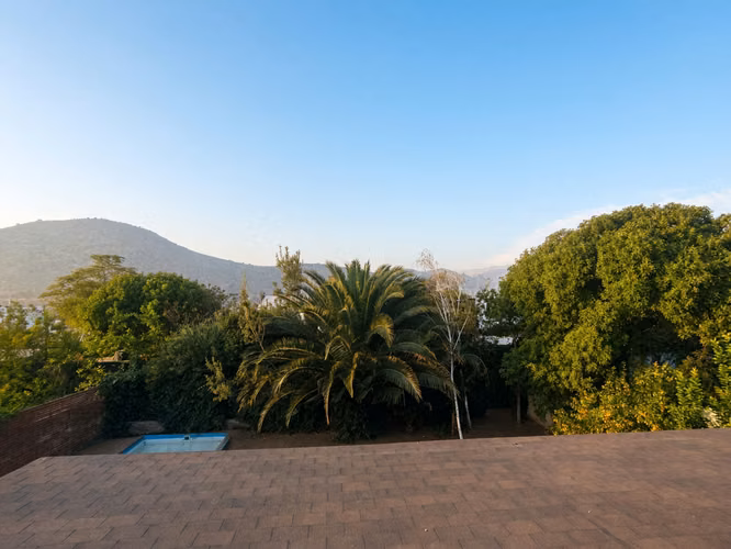 Casa 5D/4B en condominio con piscina y quincho - Chicureo