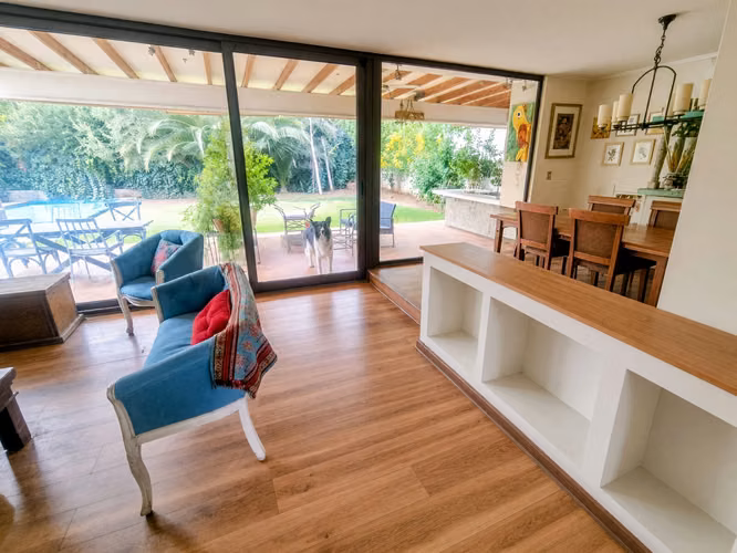 Casa 5D/4B en condominio con piscina y quincho - Chicureo