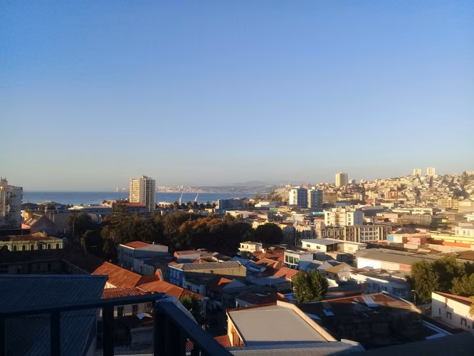 Valpo cerca Colón grata 2 dormitorios estar vista