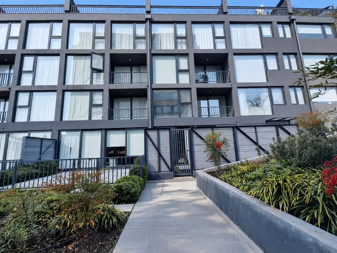 Departamento nuevo 1D/1B con jardín privado