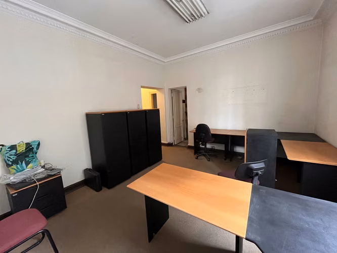 Oficina 93 m2 útiles, 3 privados, Estac. y bodega, Providencia