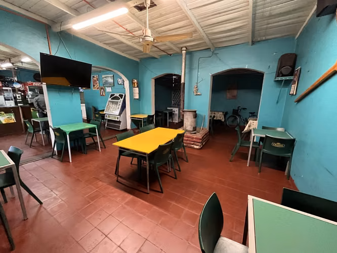 Restaurant 140 m2 útiles, 2.100 m2 terreno
