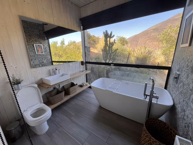 Espectacular Casa 6 dormitorios en Parcela 5.060 m2, Altos de Olmué