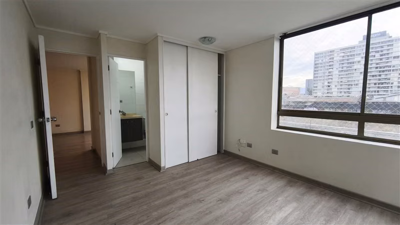 Departamento en venta de 2 dorm. en metro carlos valdovinos
