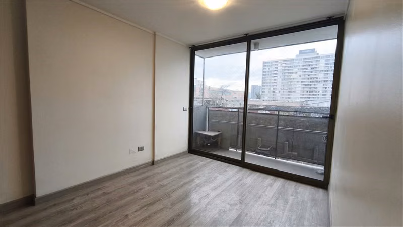 Departamento en venta de 2 dorm. en metro carlos valdovinos