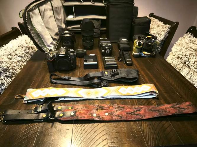 KIT FOTOGRÁFICO NIKON D7200 + 3 LENTES + FLASH + TRÍPODE + BOLSO PRO Y ACCESORIOS