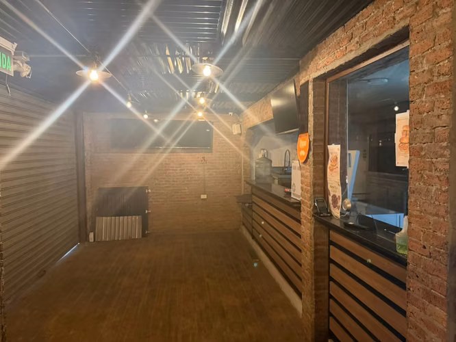 Local de comida equipado 230 m2 últiles