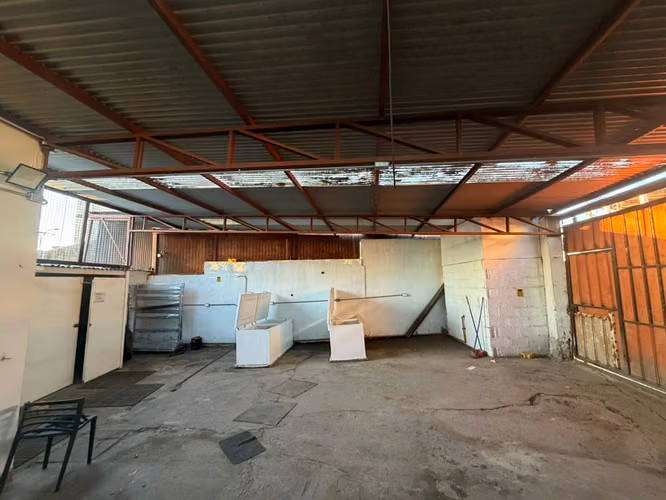 Local de comida equipado 230 m2 últiles
