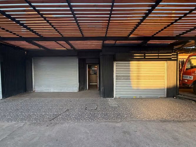 Local de comida equipado 230 m2 últiles