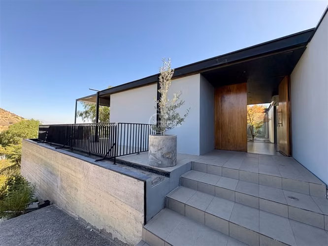 Casa en venta de 4 dorm. en Colina