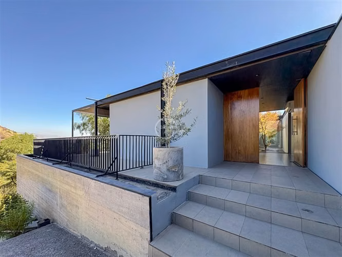 Moderna Casa con Increíble vista en Condominio en Chicureo