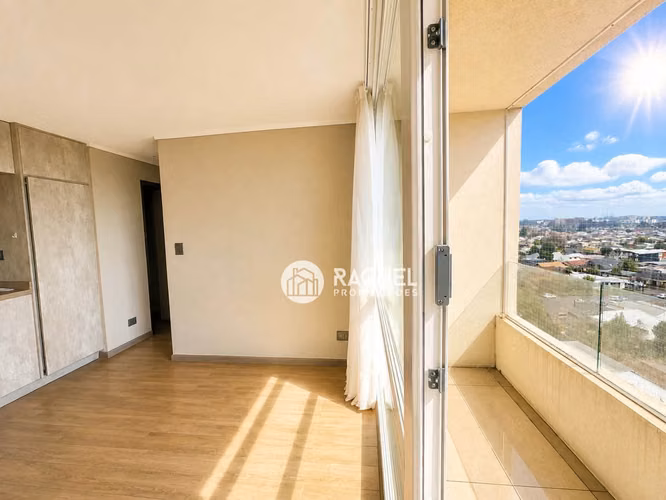 ARRIENDO DEPARTAMENTO SEMINUEVO 2 DORMITORIOS CON ESTACIONAMIENTO