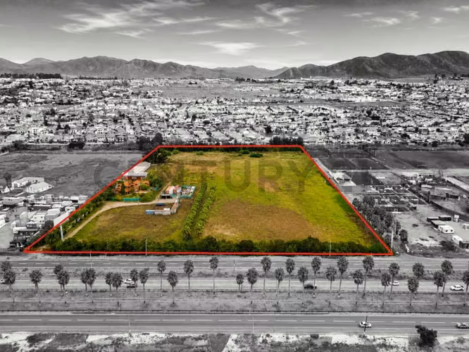 Se vende terreno comercial de 5 Ha. en Coquimbo
