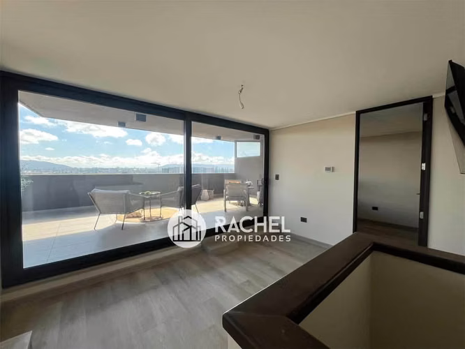 SE ARRIENDA INCREIBLE PENTHOUSE EN EXCLUSIVO EDIFICIO PONTEVEDRA-Sector Portal de la Frontera