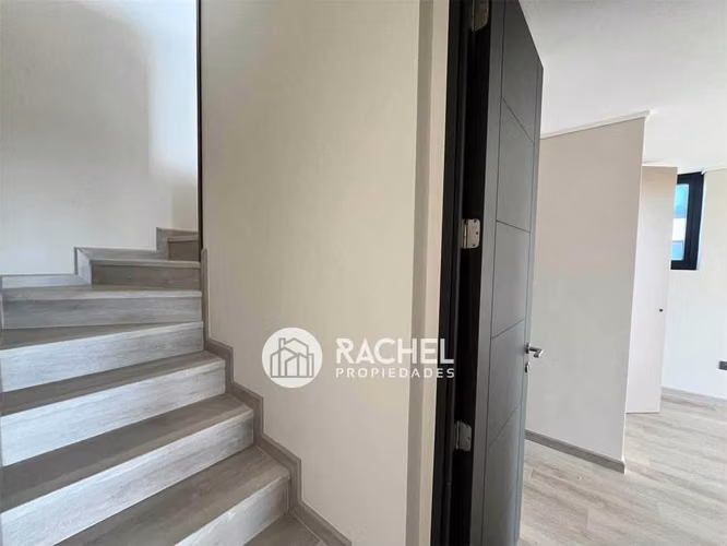 SE ARRIENDA INCREIBLE PENTHOUSE EN EXCLUSIVO EDIFICIO PONTEVEDRA-Sector Portal de la Frontera