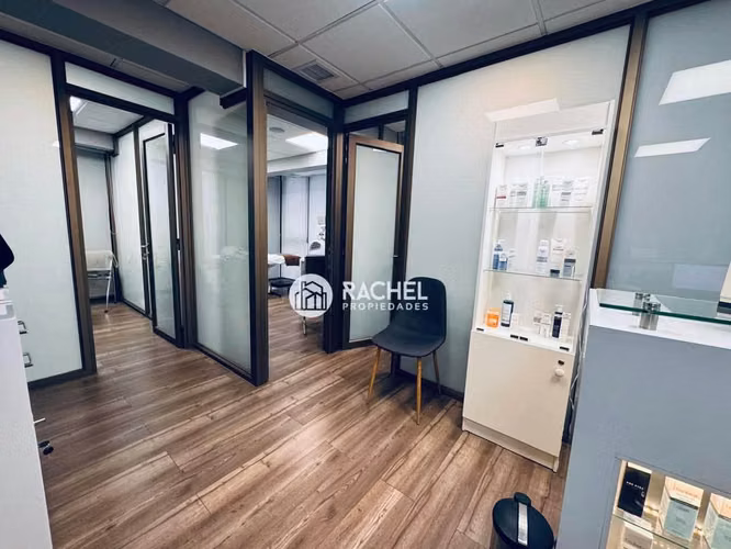 EN ARRIENDO BOX DE ATENCIÓN MÉDICA, ESTÉTICA O PROFESIONAL EDIFICIO UNO K - TEMUCO
