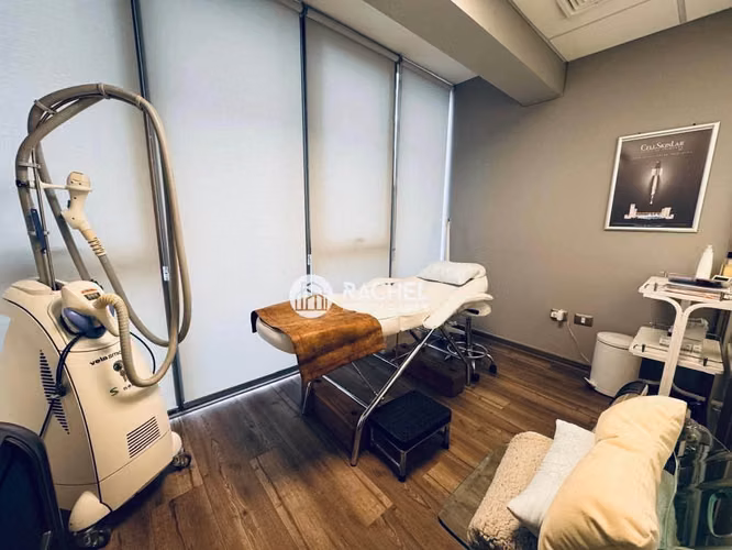 EN ARRIENDO BOX DE ATENCIÓN MÉDICA, ESTÉTICA O PROFESIONAL EDIFICIO UNO K - TEMUCO