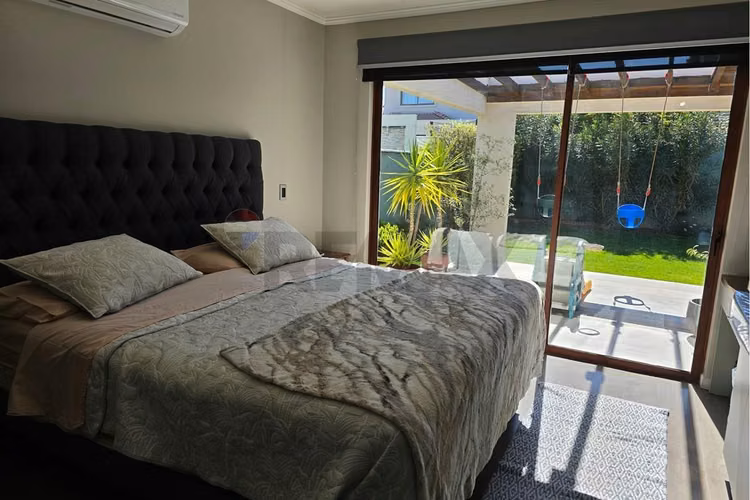 Cerca del highlands casa con piscina y quincho