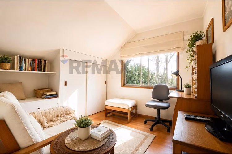 Acogedora casa residencial en barrio tranquilo