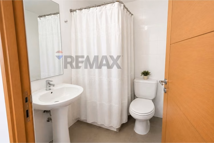 Amplio y moderno departamento en las condes