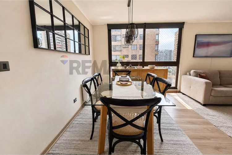 Amplio y moderno departamento en las condes