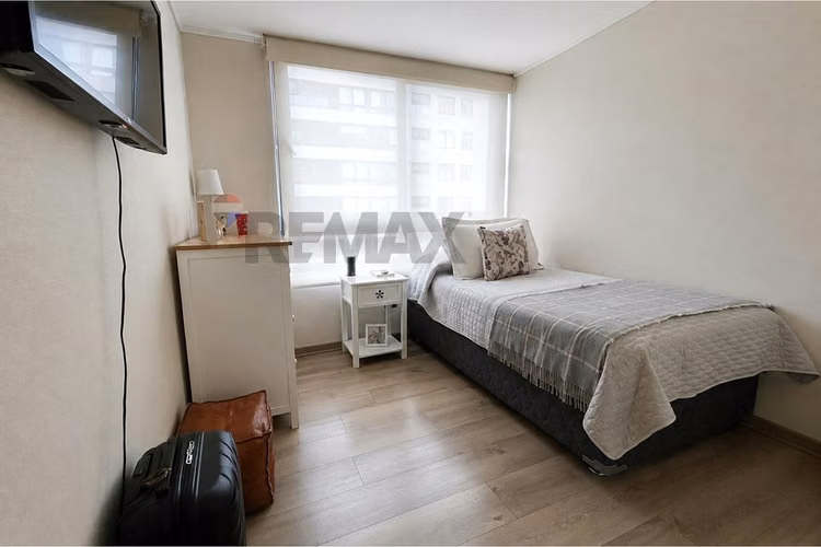 Amplio y moderno departamento en las condes