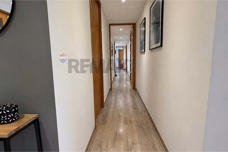 Amplio y moderno departamento en las condes