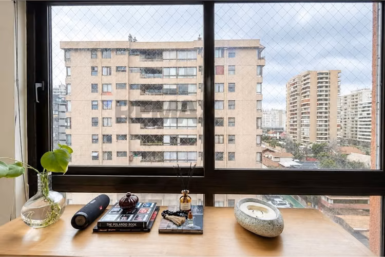 Amplio y moderno departamento en las condes