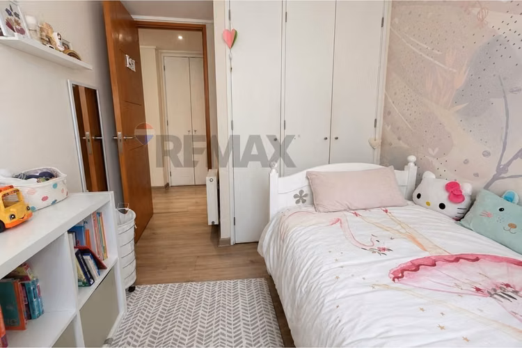 Amplio y moderno departamento en las condes