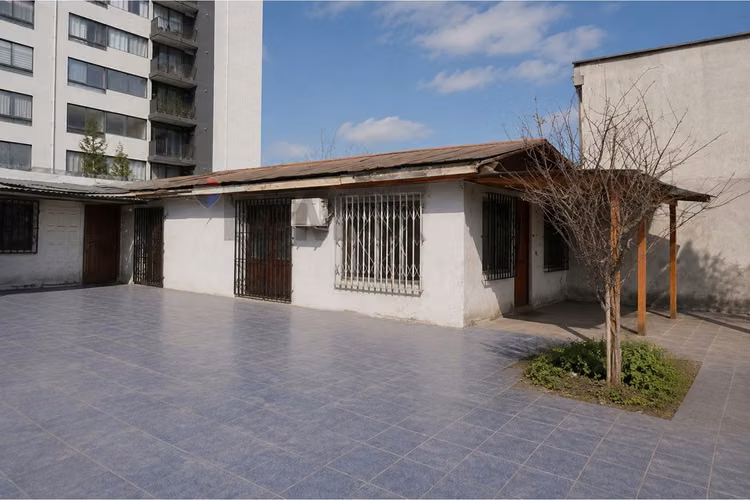 Casa con gran terreno 706 m2 en la cisterna - Imagen 13