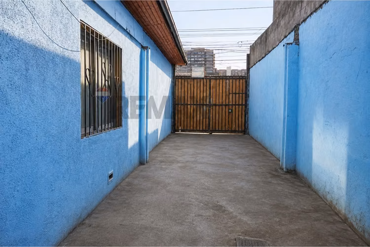 Casa con gran terreno 706 m2 en la cisterna - Imagen 16