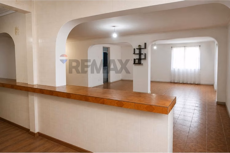 Casa con gran terreno 706 m2 en la cisterna - Imagen 8