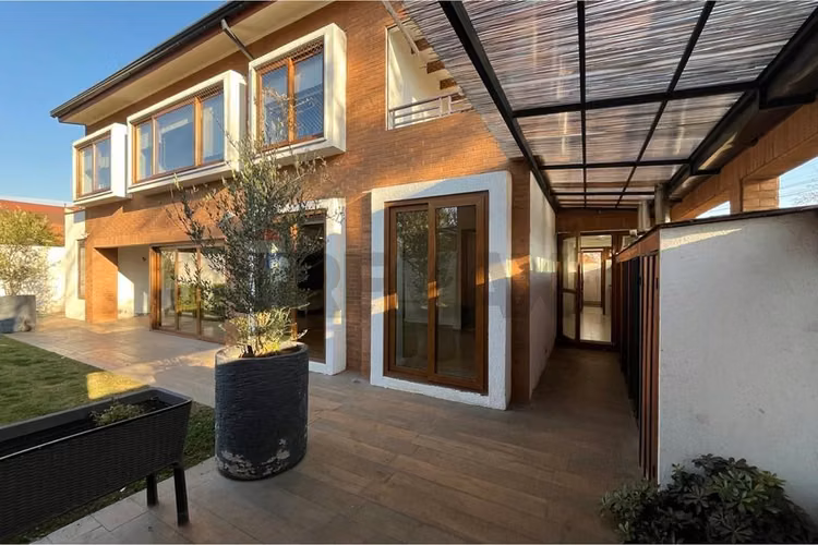 Se vende casa en jardin esmeralda las rastras