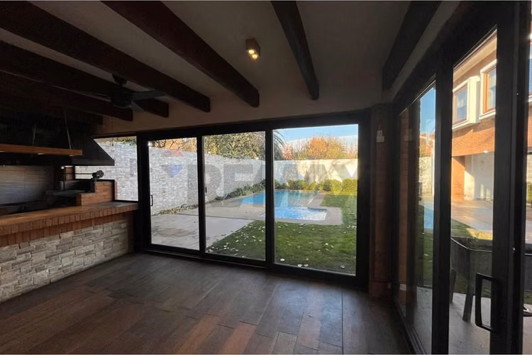 Se vende casa en jardin esmeralda las rastras