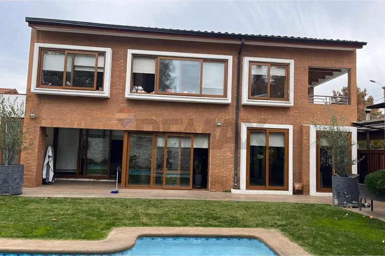 Se vende casa en jardin esmeralda las rastras