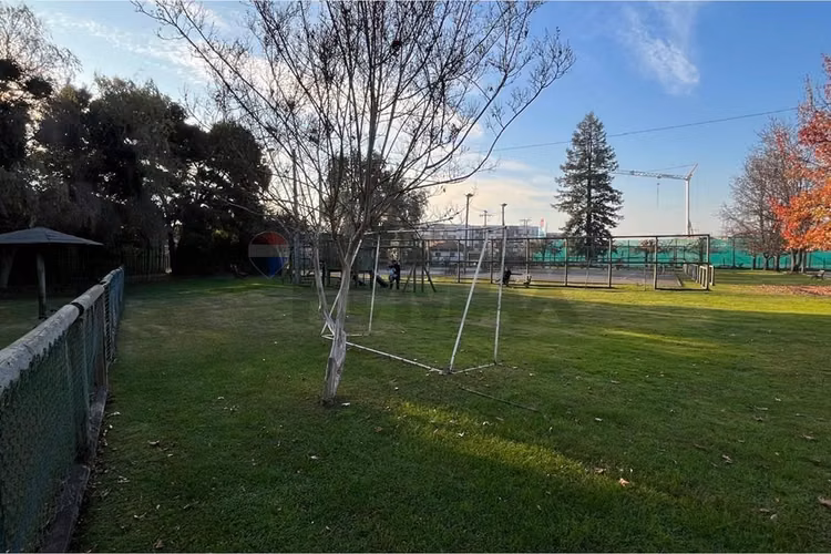 Se vende casa en jardin esmeralda las rastras