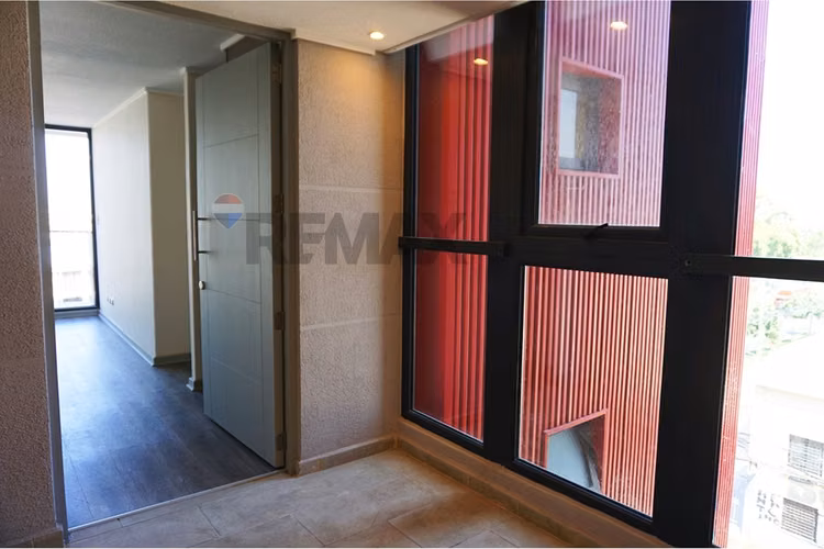 Arriendo depto. a 2 cuadras metro valdovinos