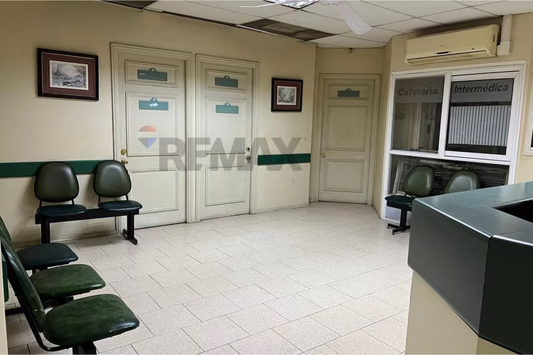 Se arrienda piso 2 clinica intermedica talca