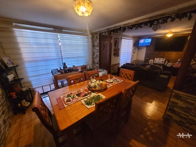 VENTA CASA CON GALPÓN COMERCIAL – LA GRANJA
