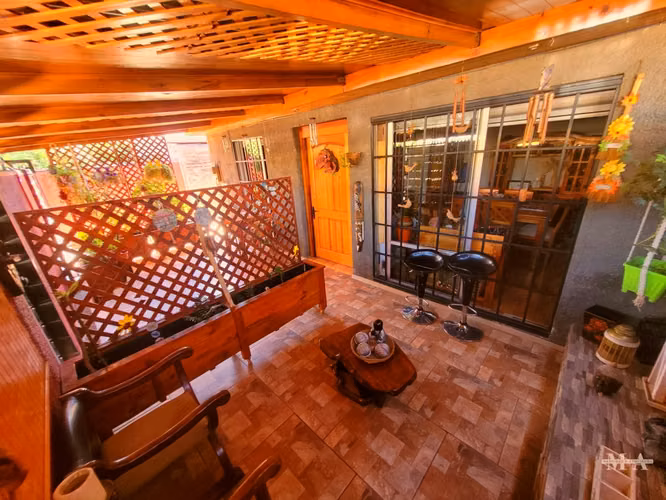 VENTA CASA CON GALPÓN COMERCIAL – LA GRANJA