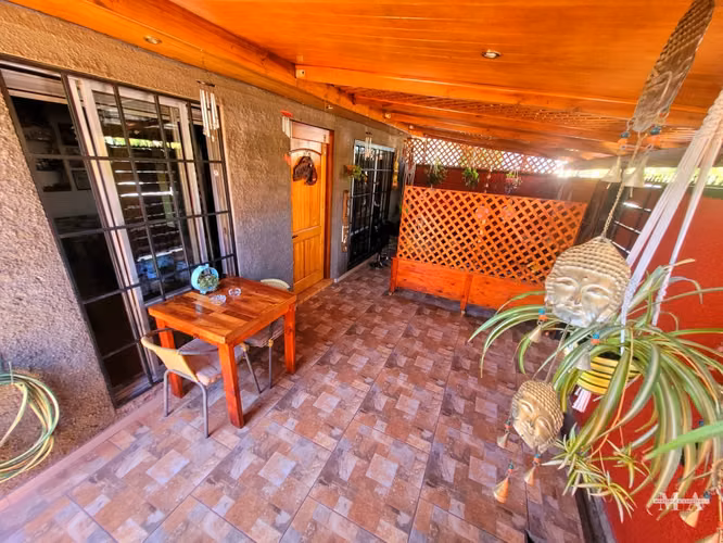 VENTA CASA CON GALPÓN COMERCIAL – LA GRANJA
