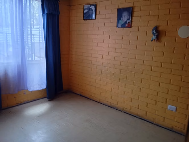CASA ESQUINA EN PASAJE CERRADO