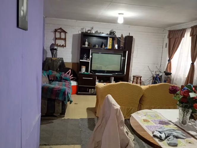 CASA ESQUINA EN PASAJE CERRADO